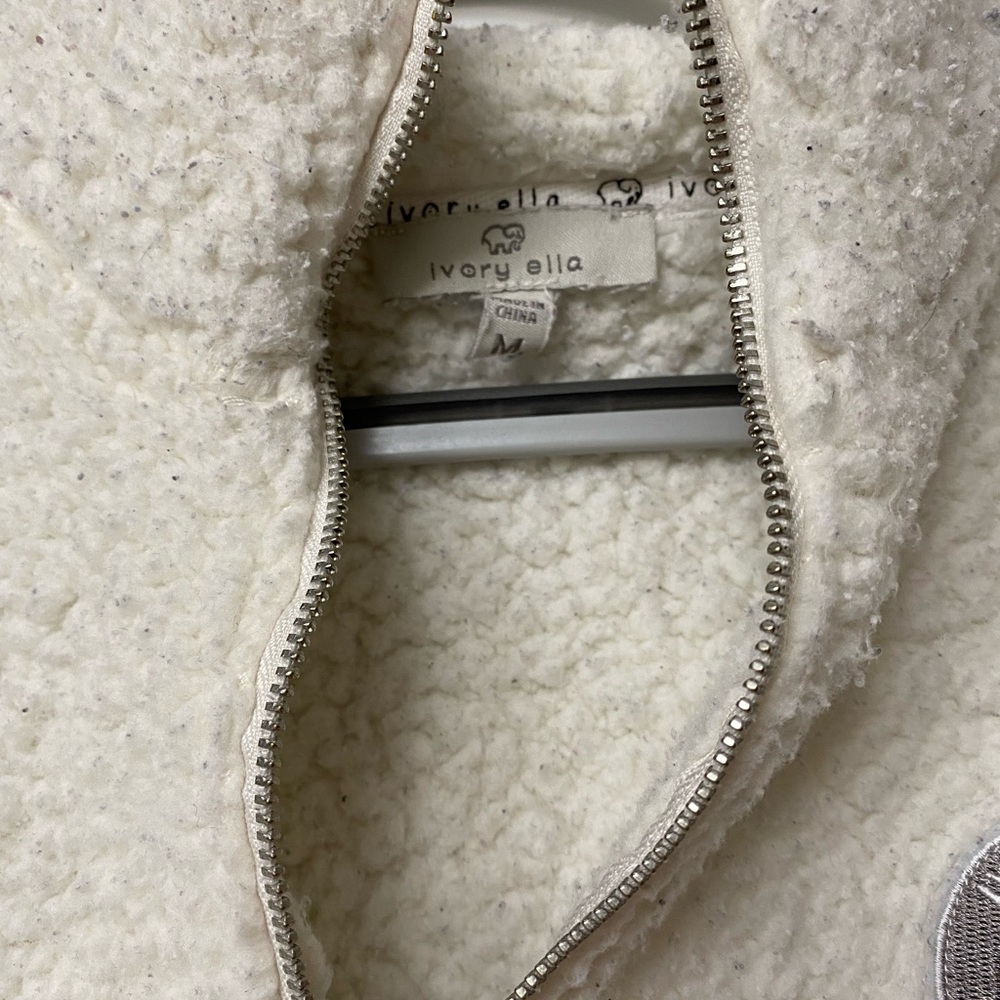Ivory Ella quarter zip size medium - Picture 4 of 5